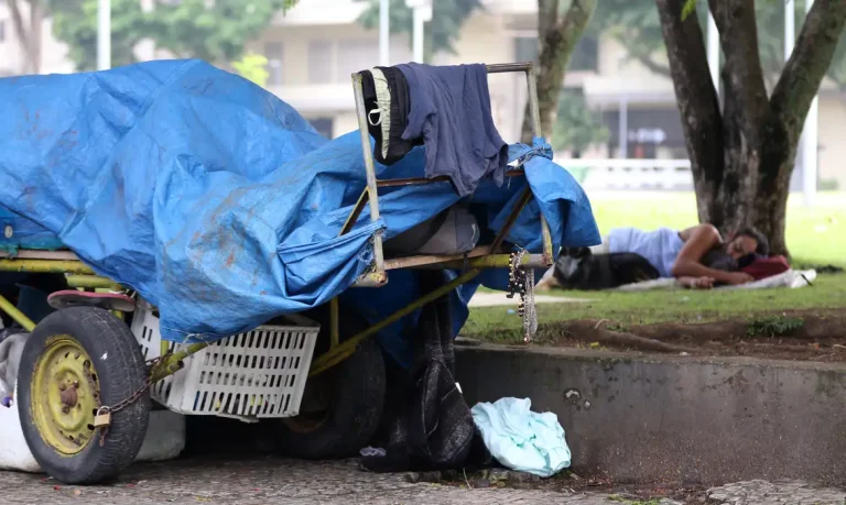 Estudo inédito revela que Brasil possui 365 mil moradores de rua