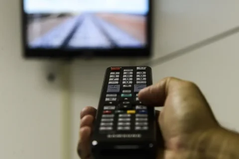 Streaming se aproxima da tv aberta em audiência no brasil aponta ibope