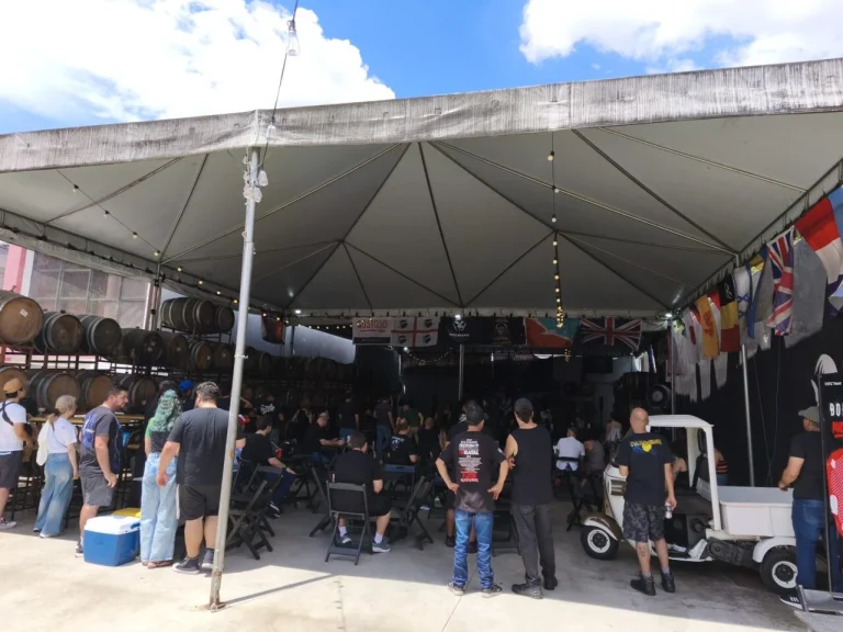Curitiba sedia festival de rock e gastronomia com entrada gratuita